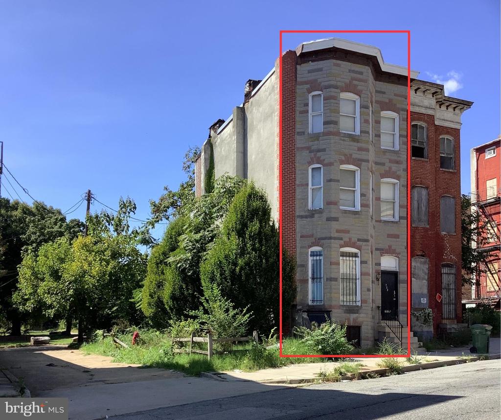 722 N FREMONT AVENUE