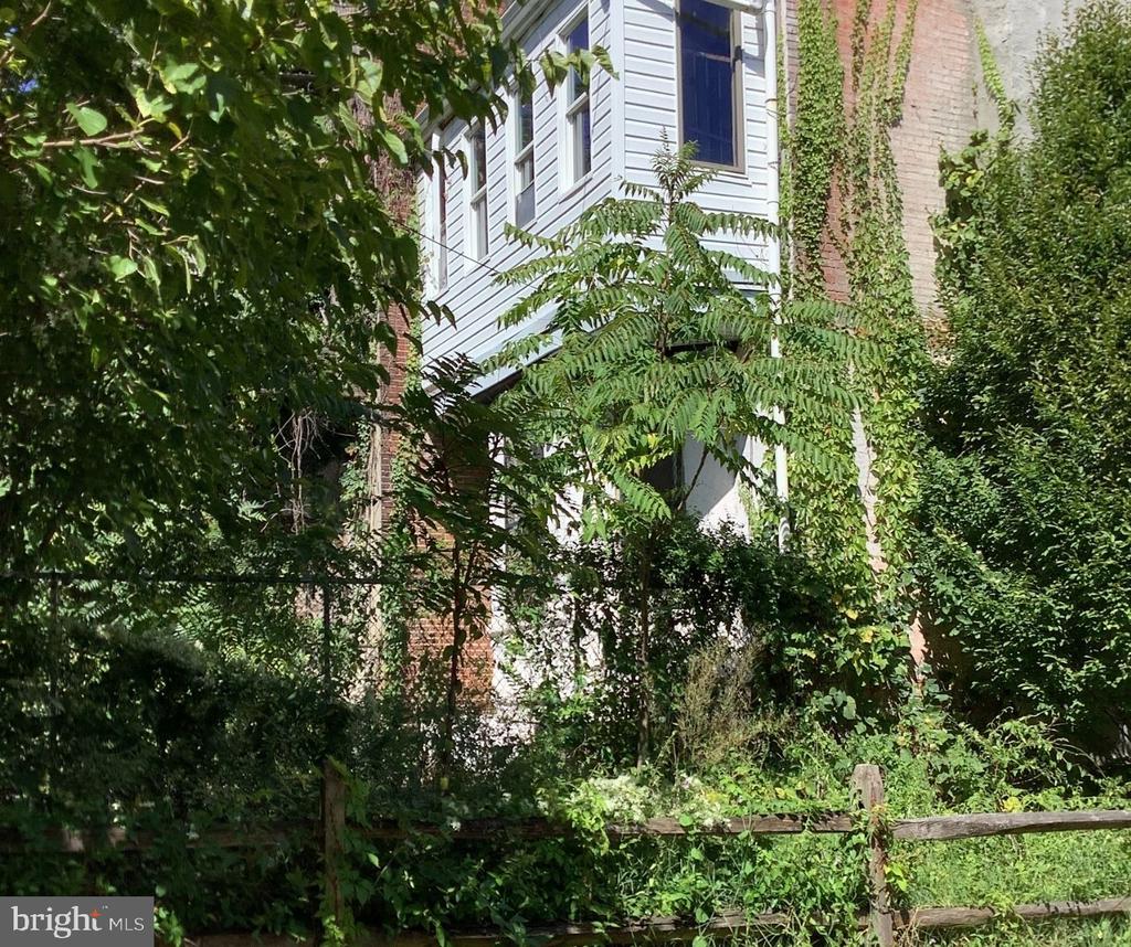 722 N FREMONT AVENUE