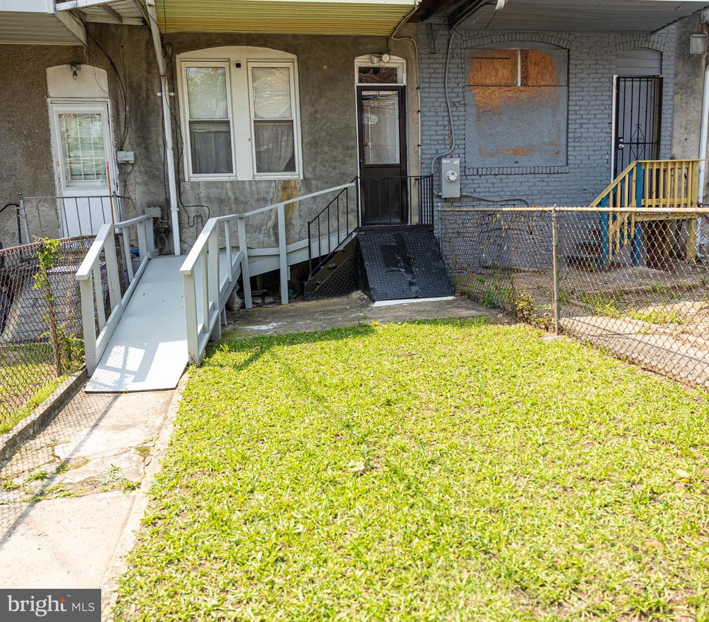 654 BARTLETT AVENUE