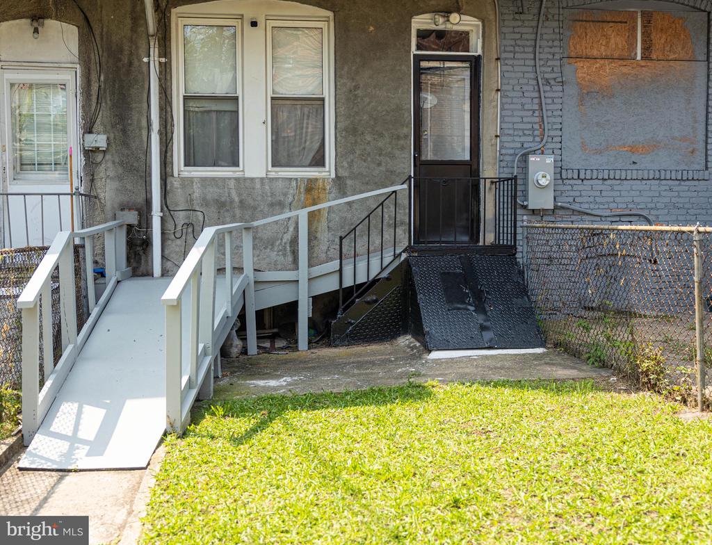 654 BARTLETT AVENUE