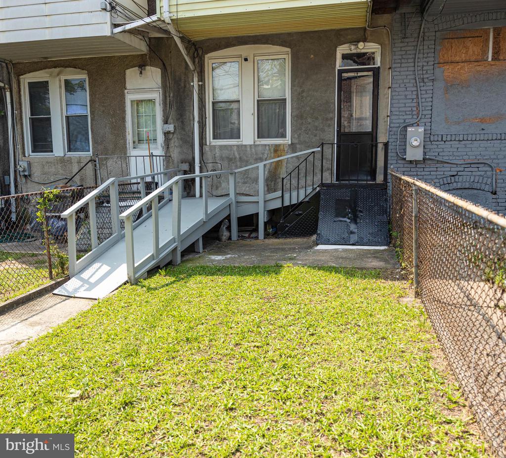 654 BARTLETT AVENUE