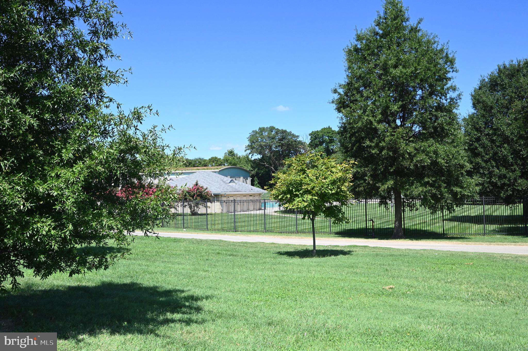 2110 CLIFTWOOD AVENUE