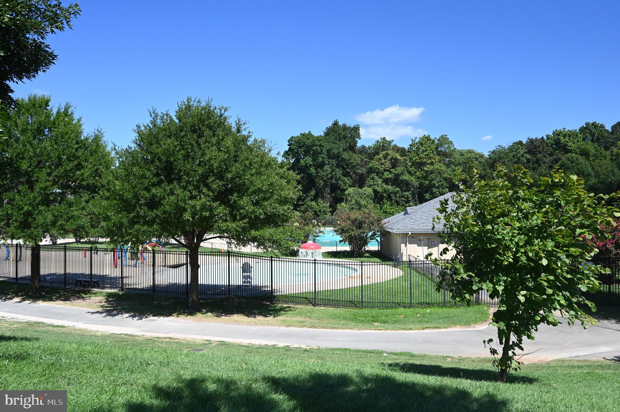 2110 CLIFTWOOD AVENUE