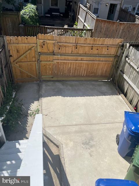 825 W 35TH STREET