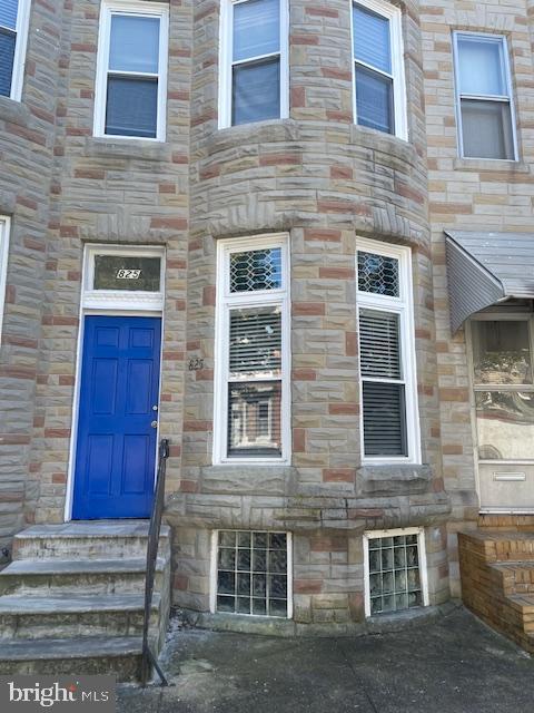 825 W 35TH STREET