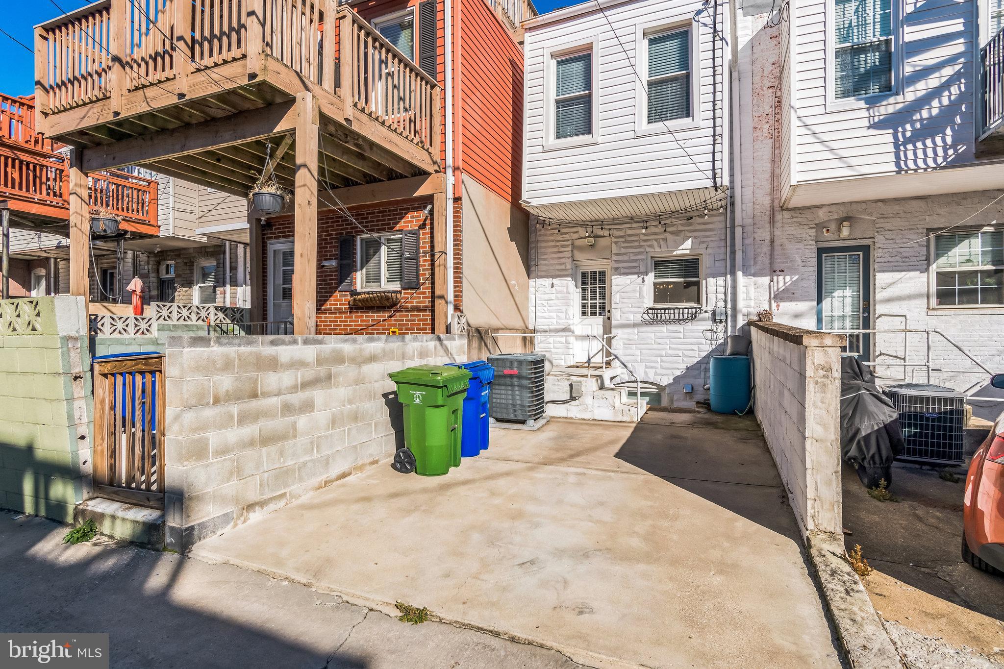 718 S ELLWOOD AVENUE