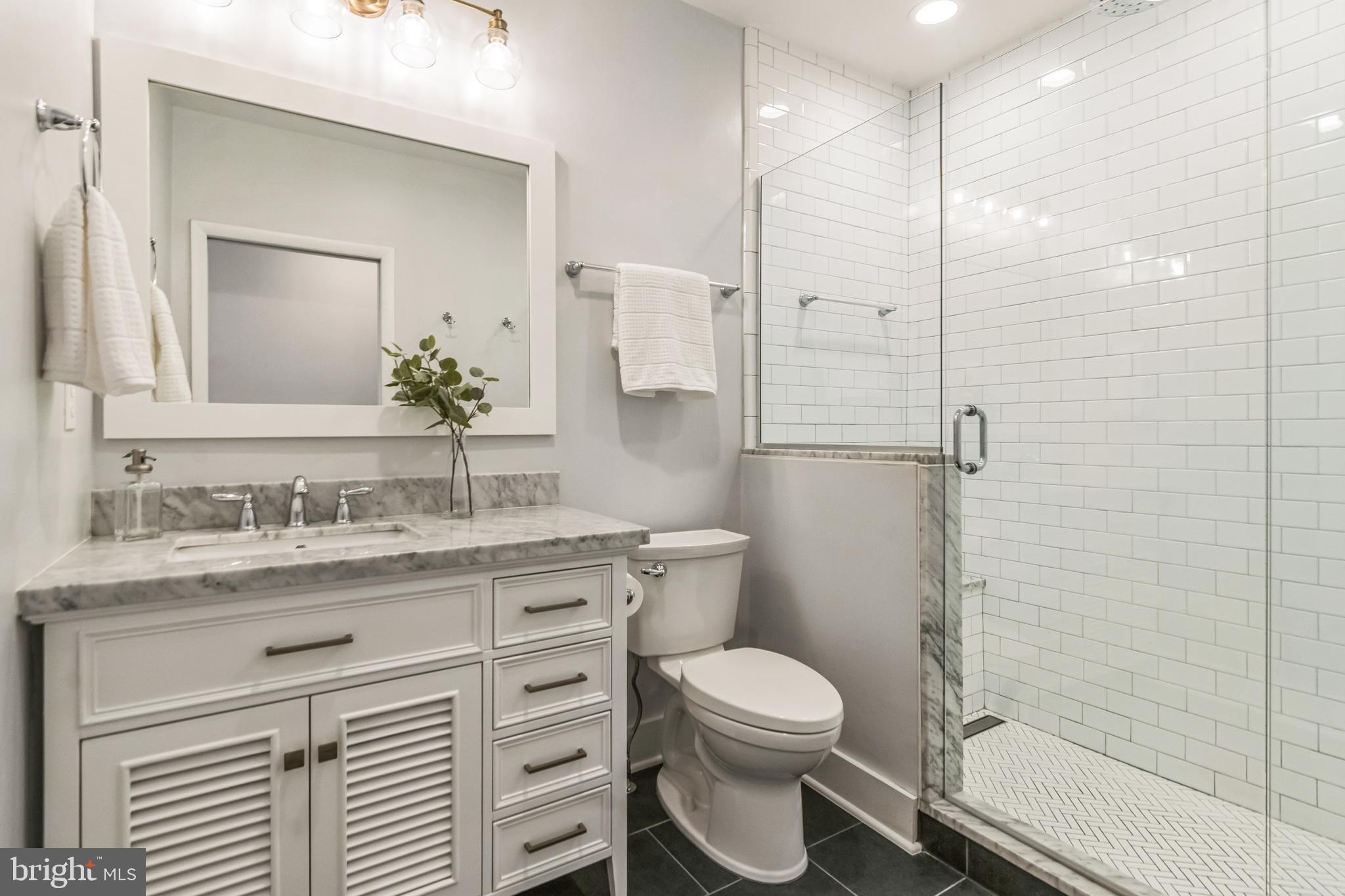 718 S ELLWOOD AVENUE