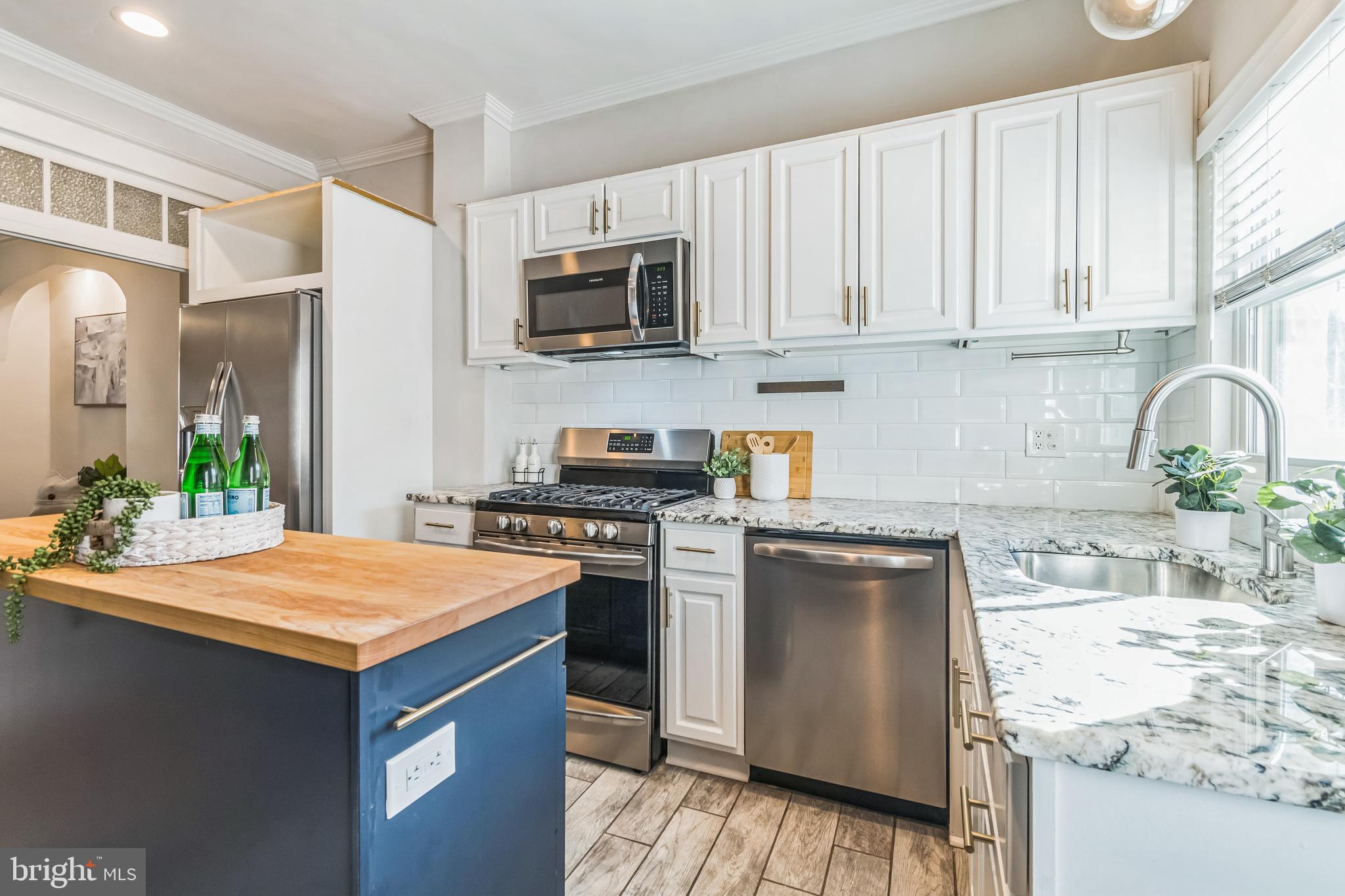 718 S ELLWOOD AVENUE