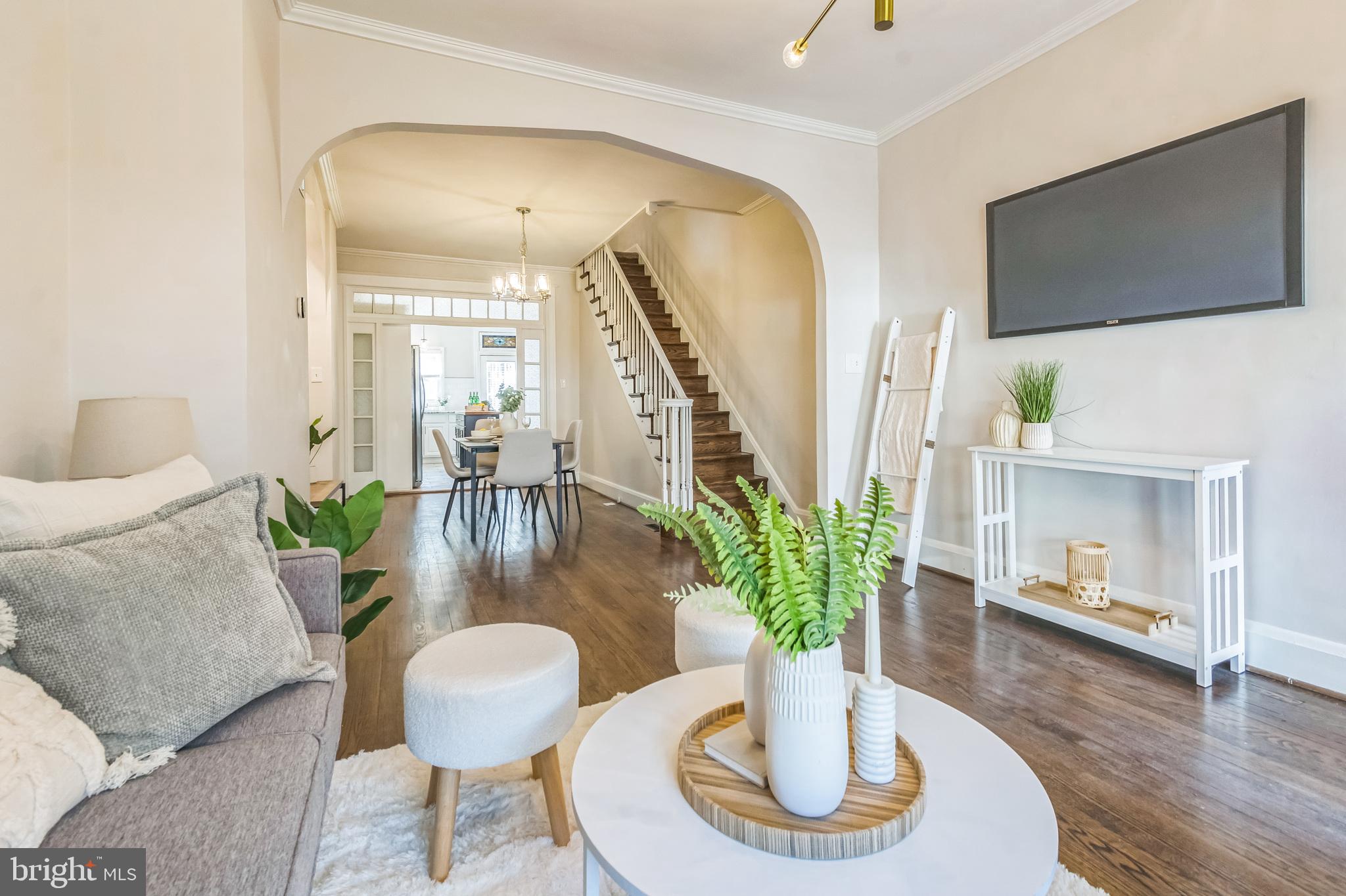 718 S ELLWOOD AVENUE