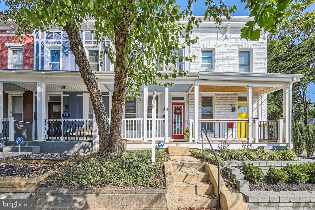 916 37TH STREET