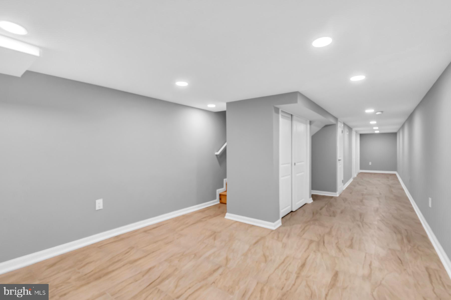 1827 W MULBERRY STREET