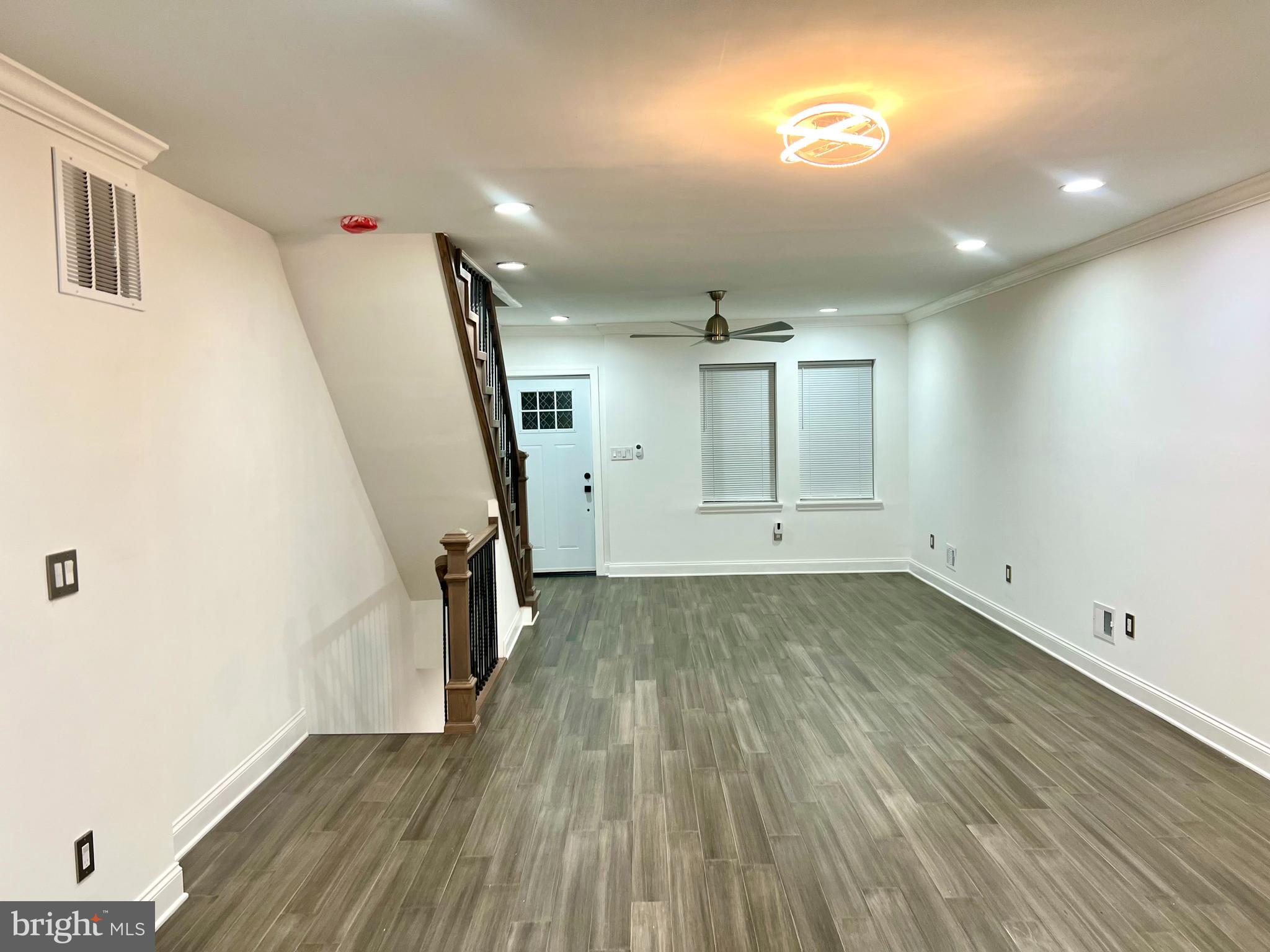 2865 W MULBERRY STREET