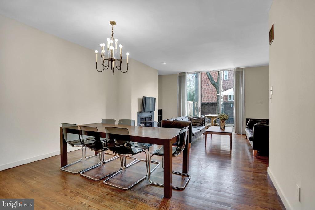 251 W LAFAYETTE AVENUE