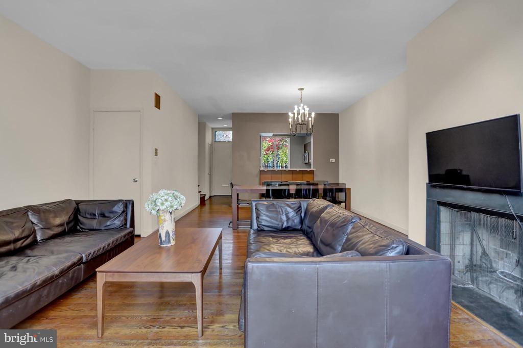 251 W LAFAYETTE AVENUE