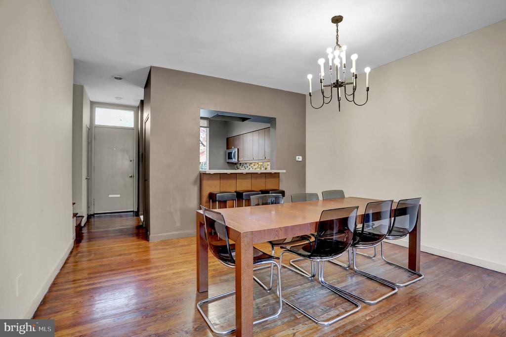 251 W LAFAYETTE AVENUE
