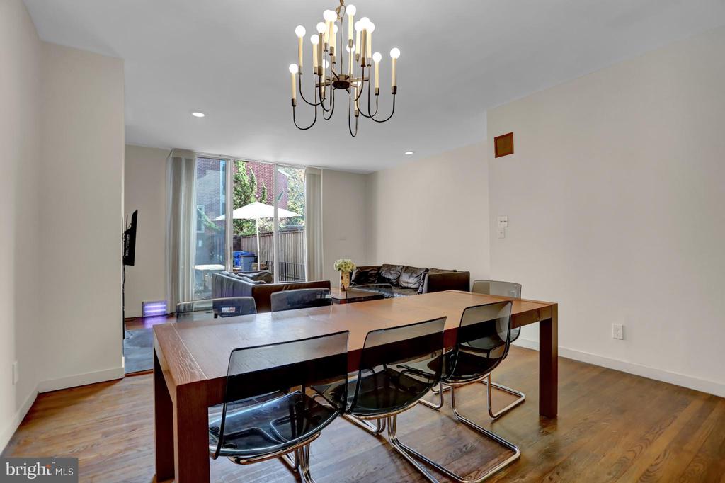 251 W LAFAYETTE AVENUE