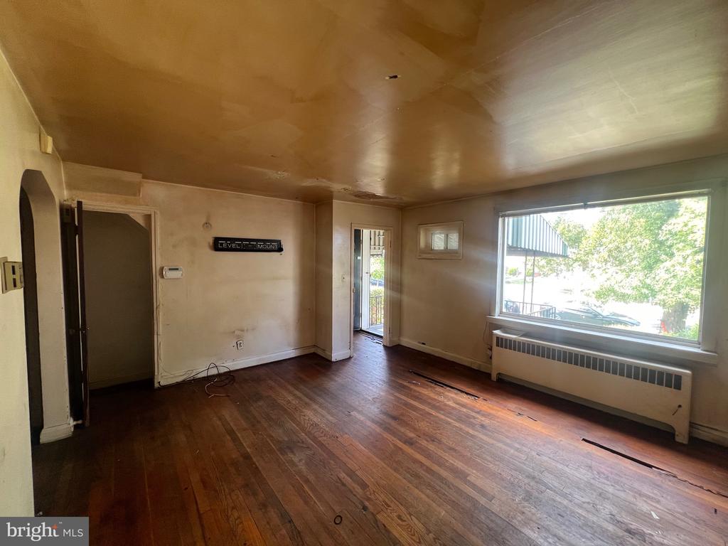 2811 E FEDERAL STREET