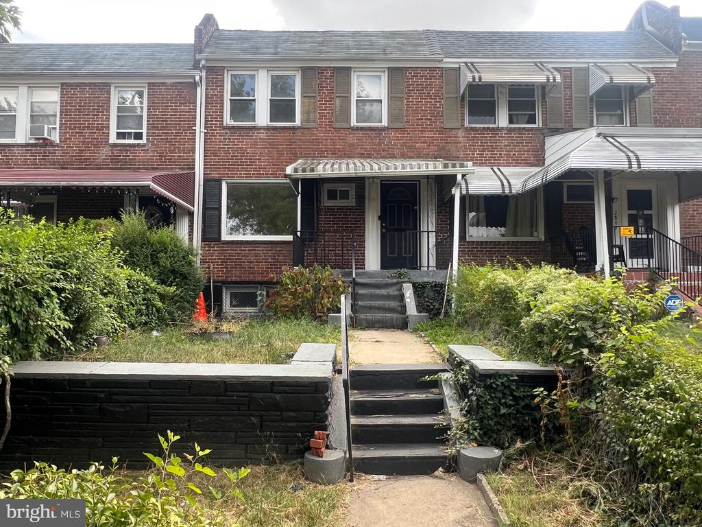 2811 E FEDERAL STREET
