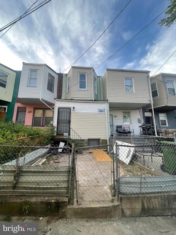 1807 E LAFAYETTE AVENUE
