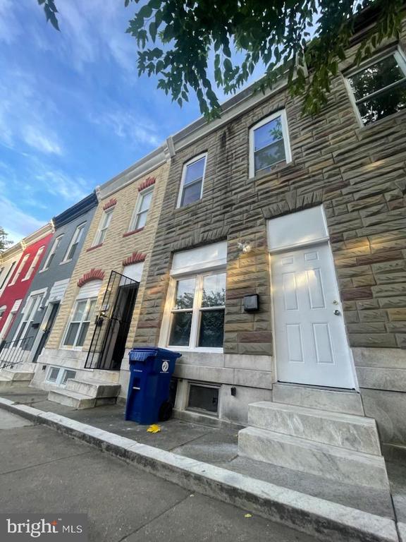 1807 E LAFAYETTE AVENUE