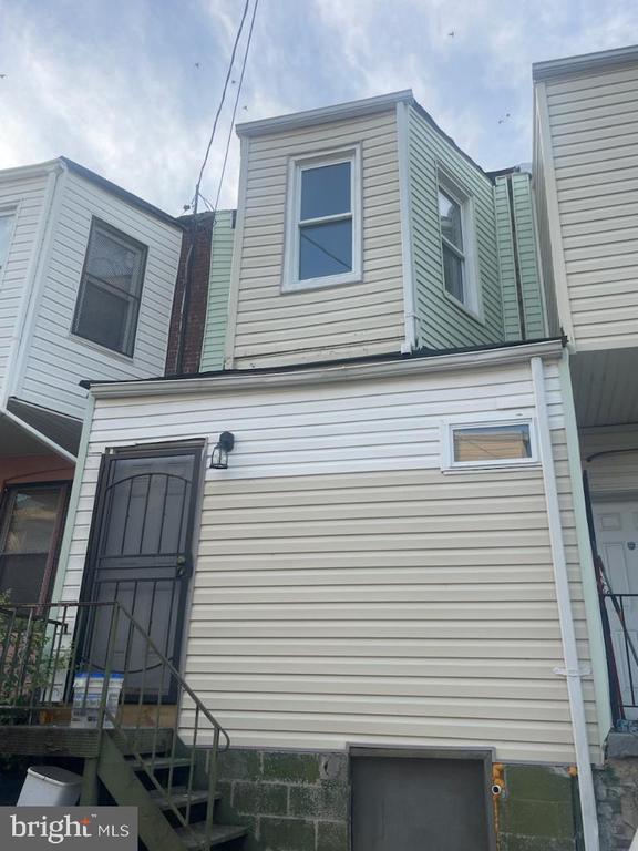 1807 E LAFAYETTE AVENUE
