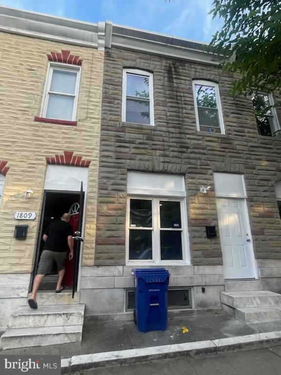 1807 E LAFAYETTE AVENUE