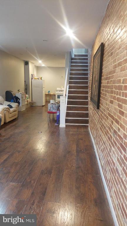 1807 E LAFAYETTE AVENUE