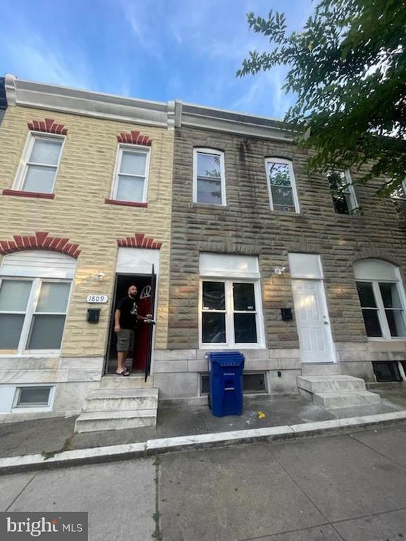 1807 E LAFAYETTE AVENUE