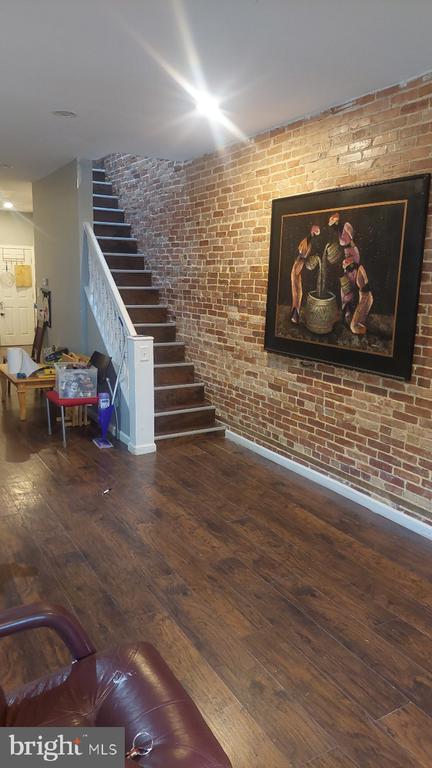 1807 E LAFAYETTE AVENUE