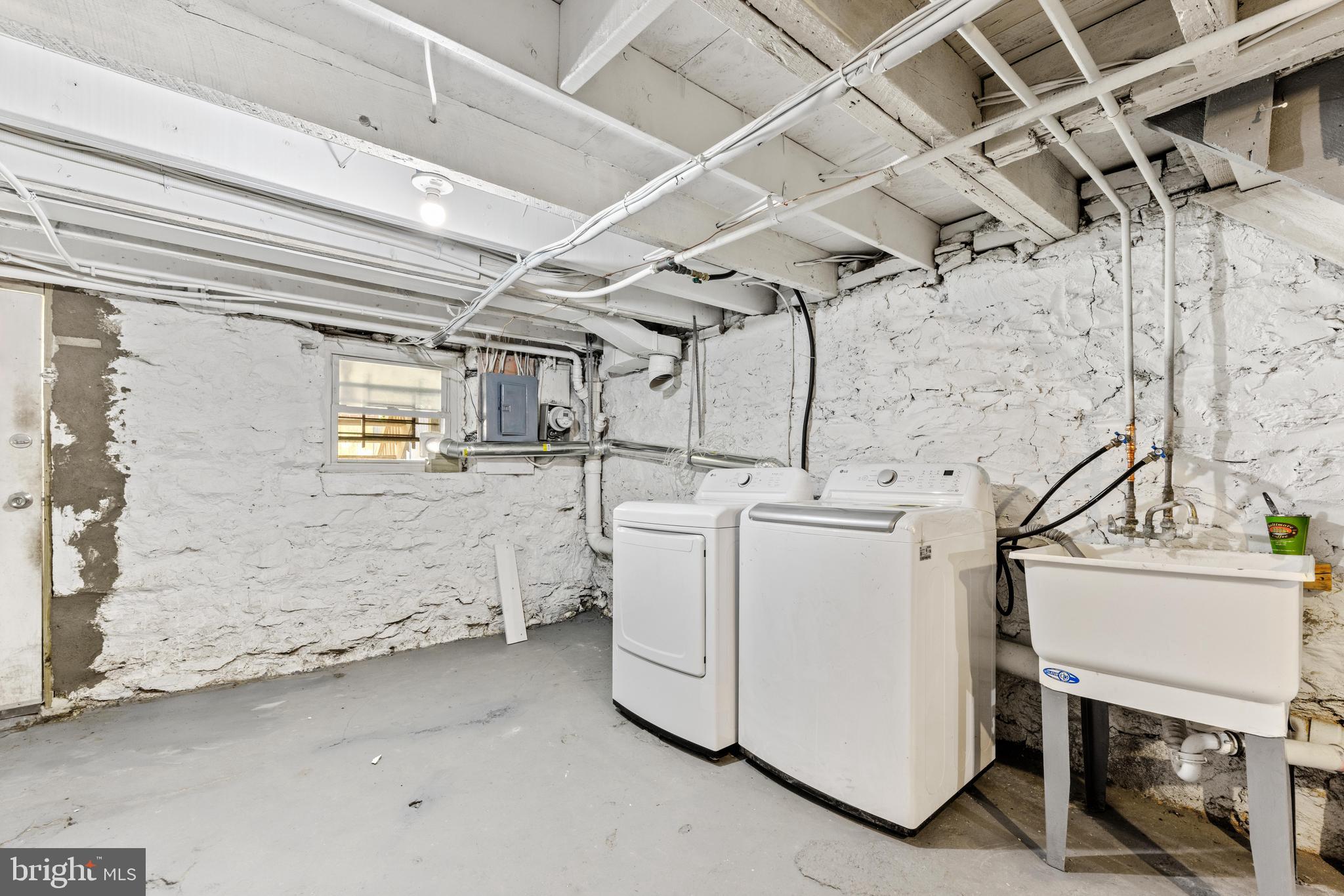 3104 ELLERSLIE AVENUE