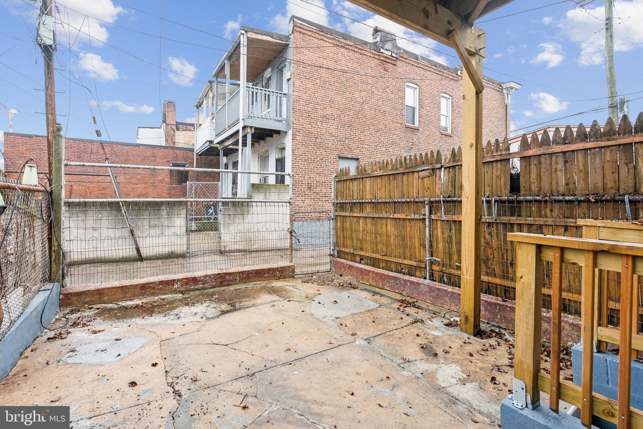 407 N LAKEWOOD AVENUE