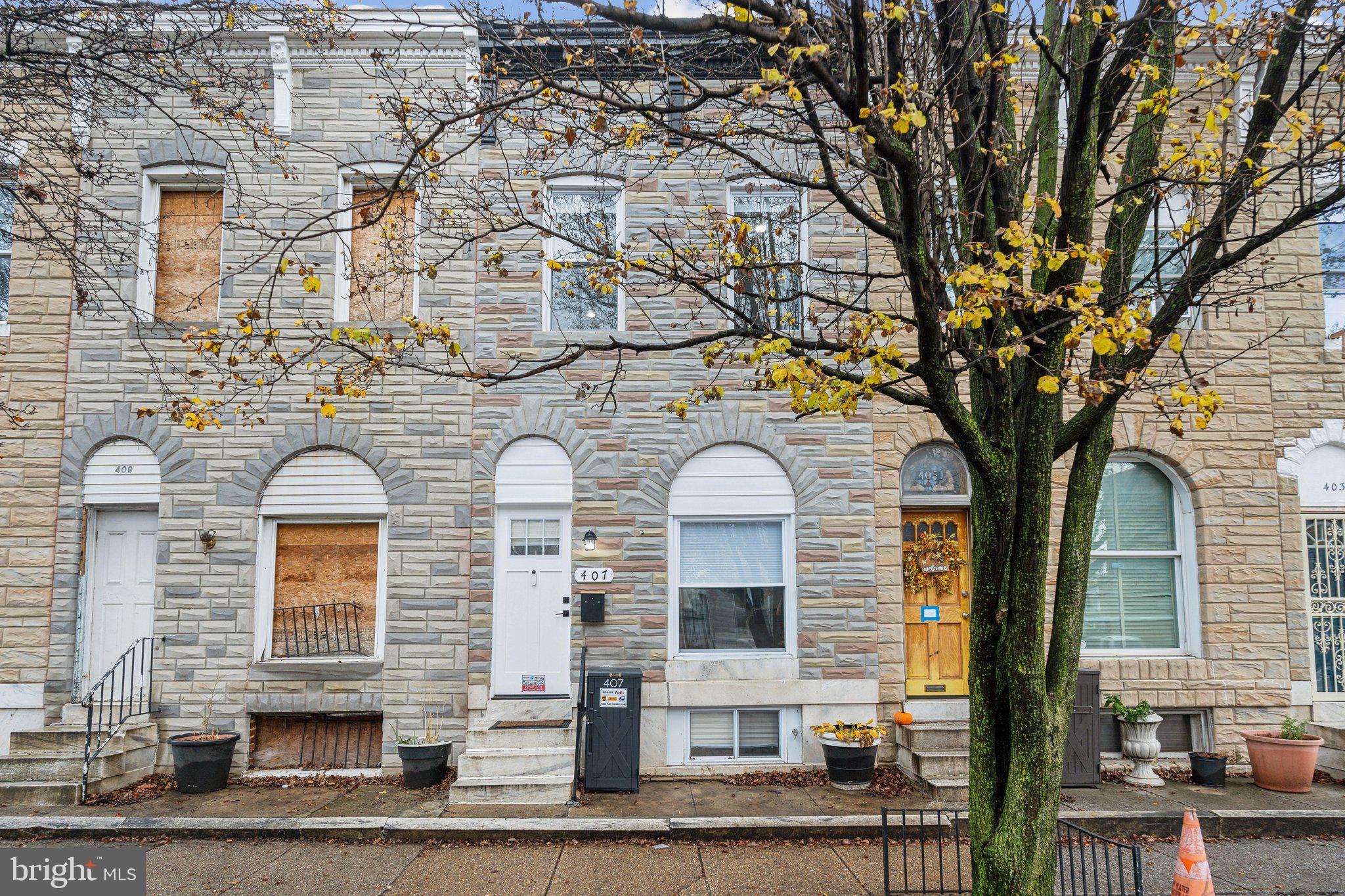 407 N LAKEWOOD AVENUE