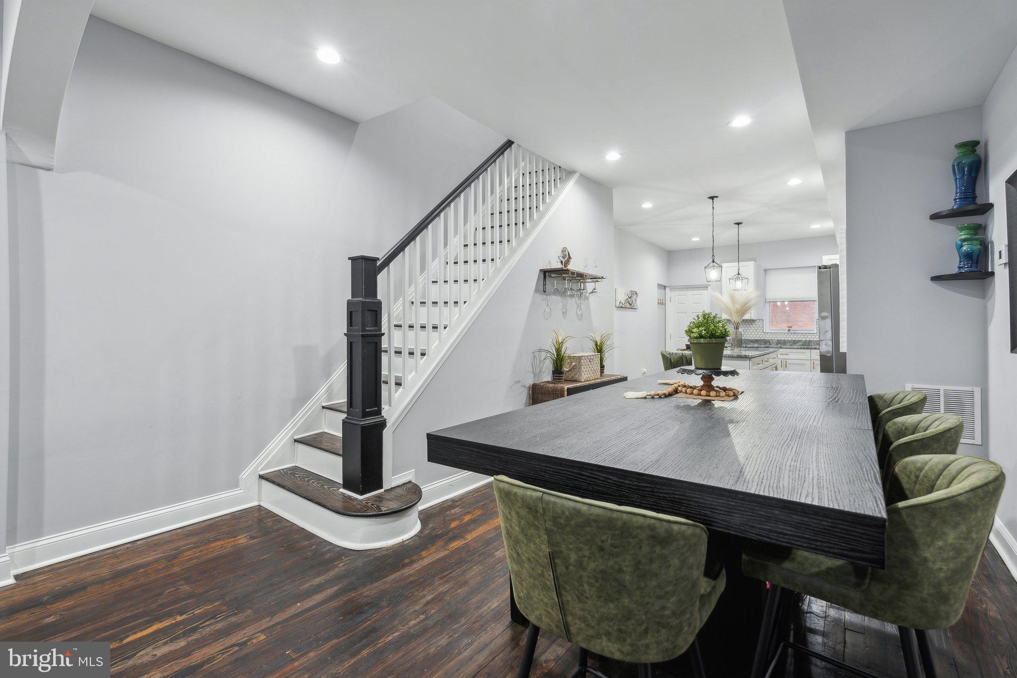 407 N LAKEWOOD AVENUE