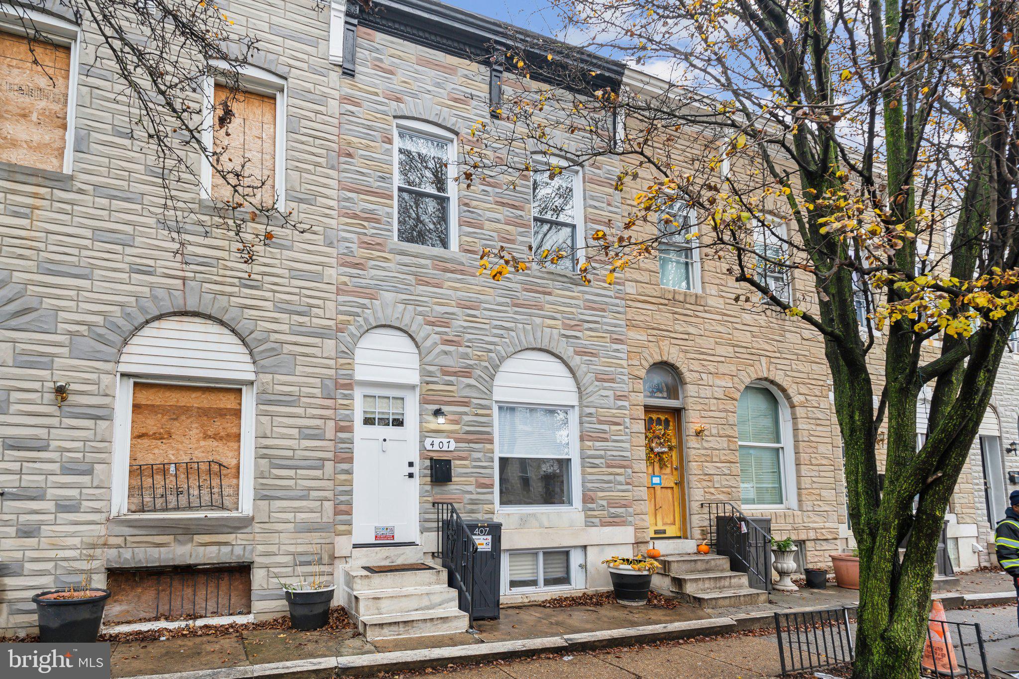 407 N LAKEWOOD AVENUE