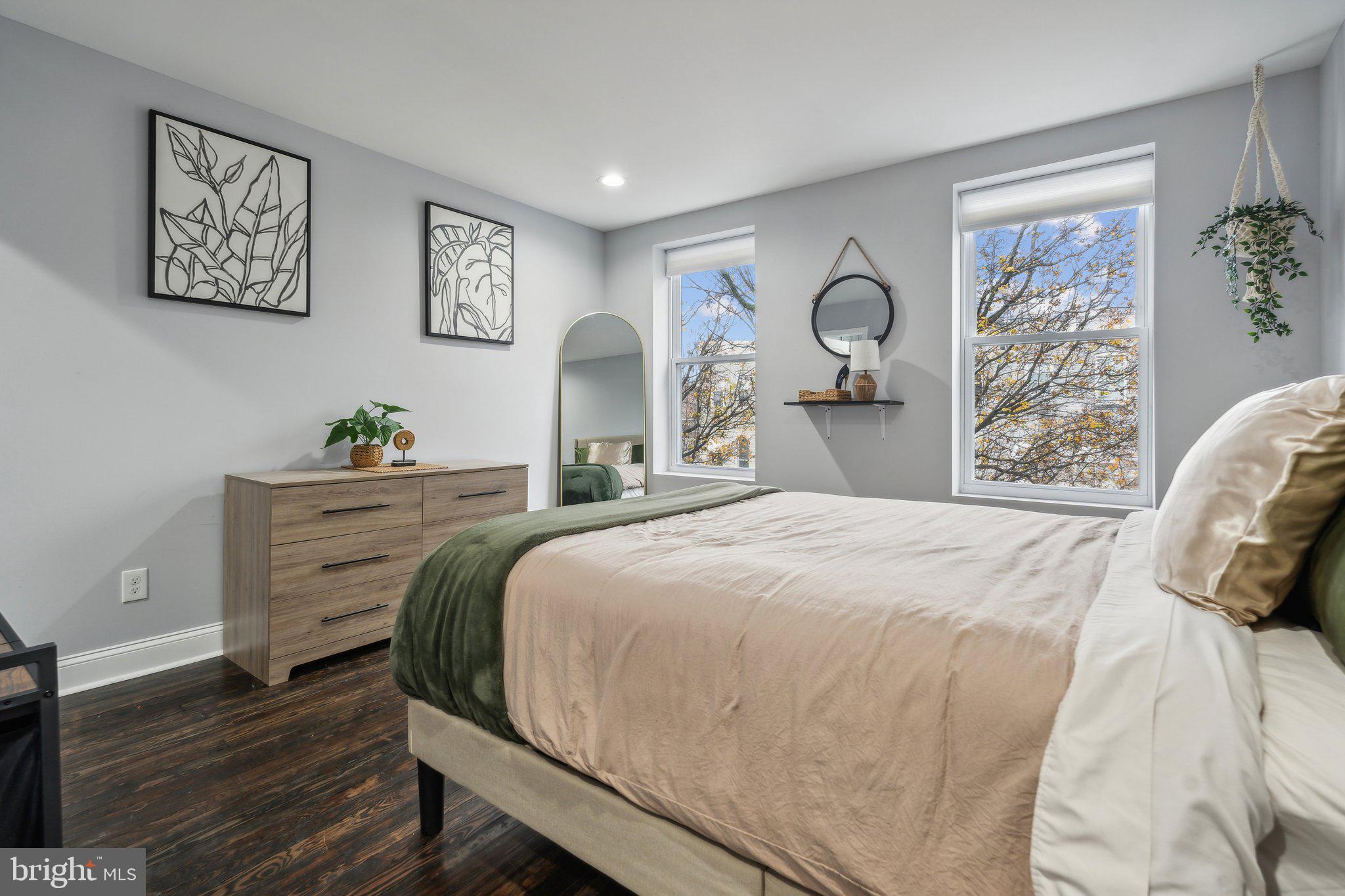 407 N LAKEWOOD AVENUE