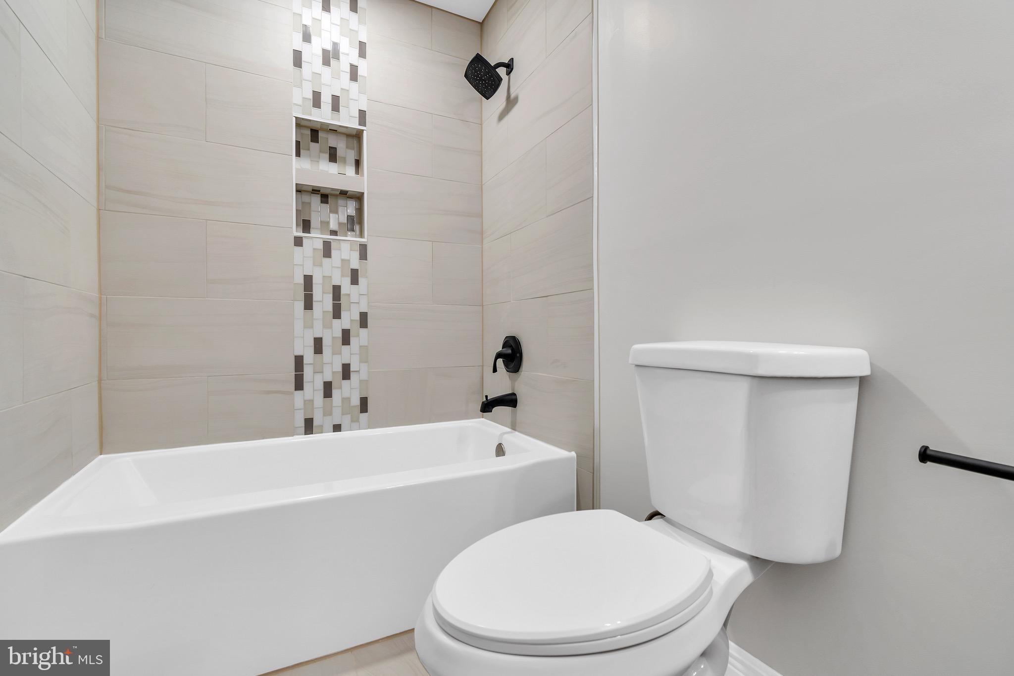 1110 N FULTON AVENUE