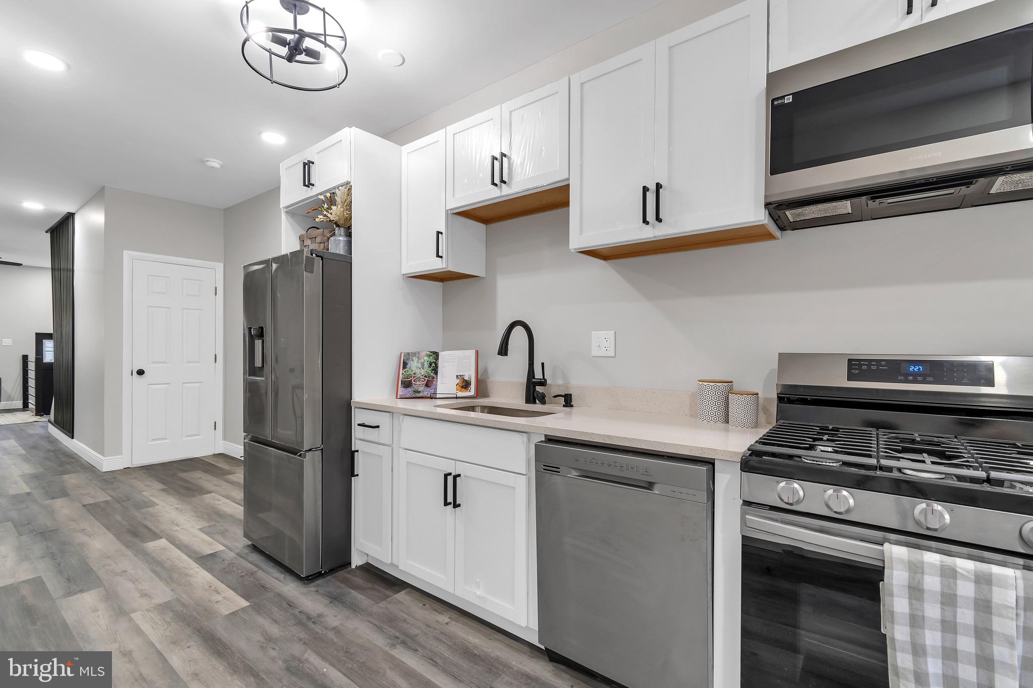 1110 N FULTON AVENUE