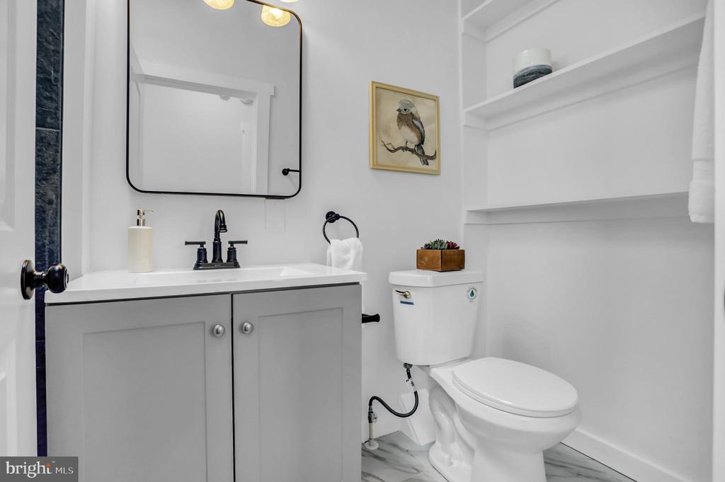 903 W 37TH STREET