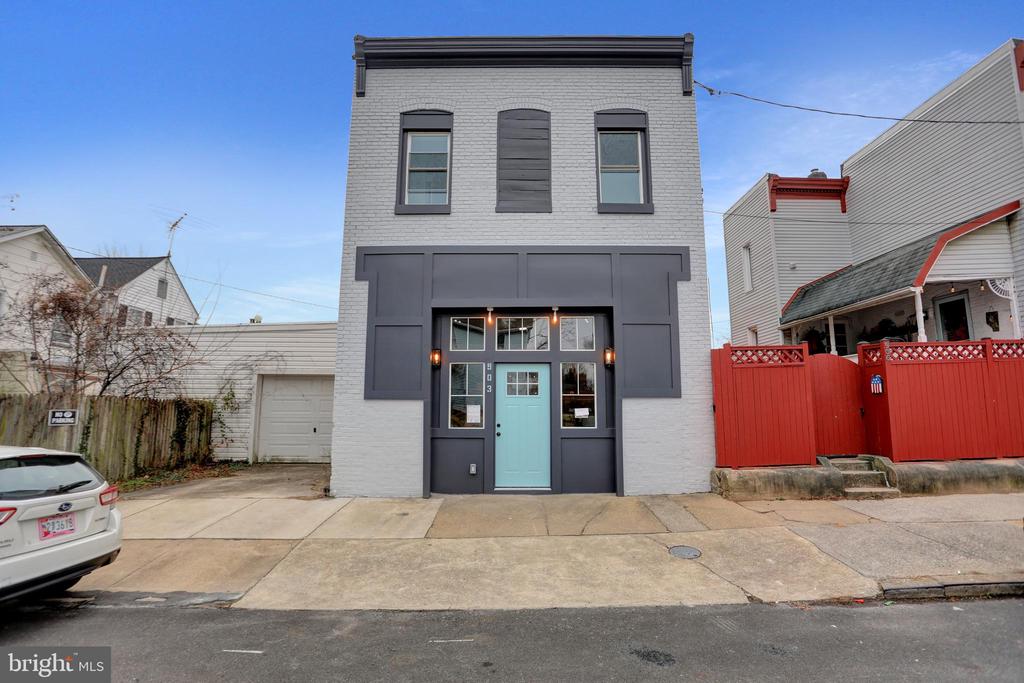 903 W 37TH STREET