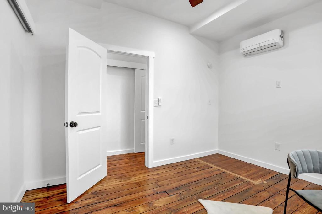 903 W 37TH STREET