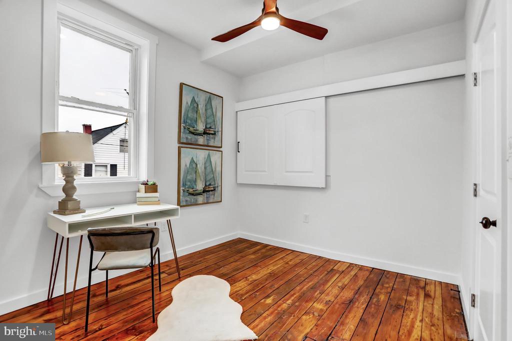 903 W 37TH STREET