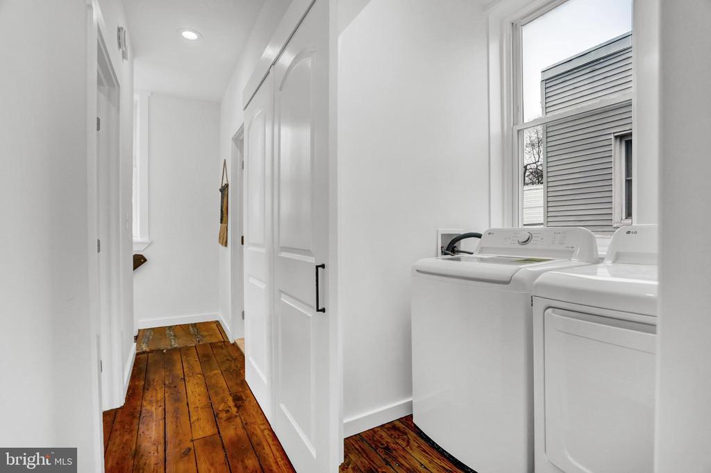 903 W 37TH STREET