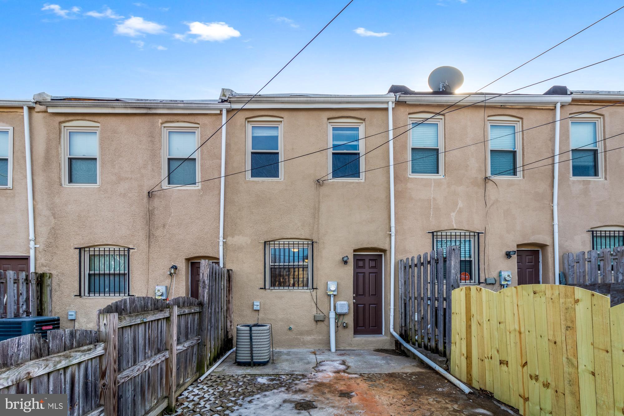 418 E OLIVER STREET