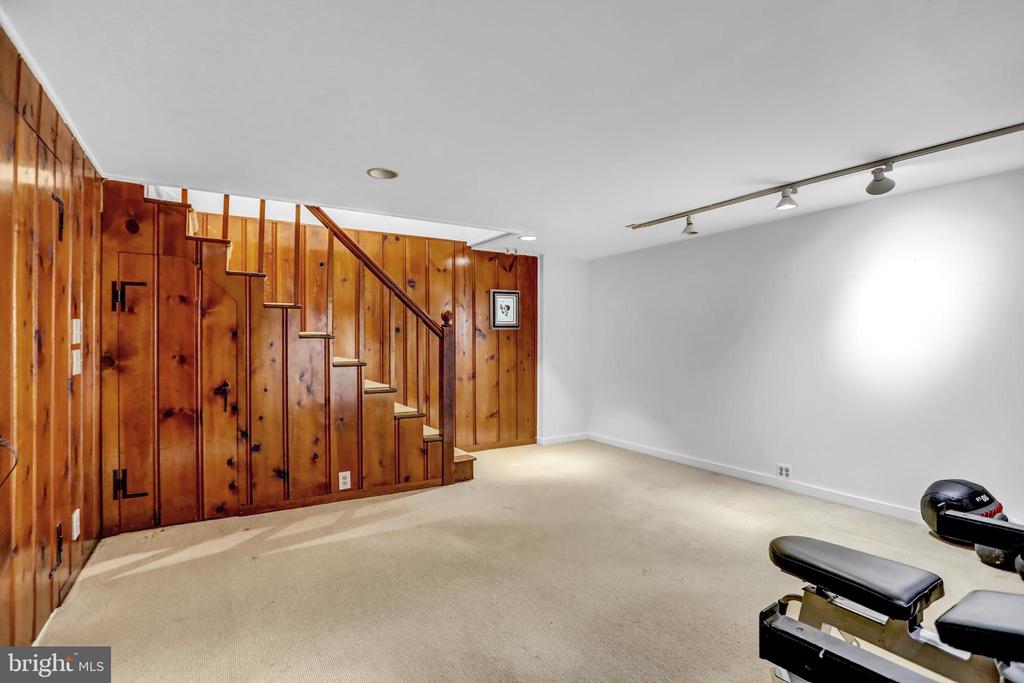 5008 BROADMOOR ROAD
