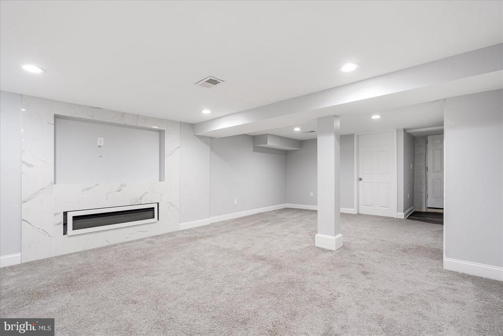3834 DERBY MANOR DRIVE
