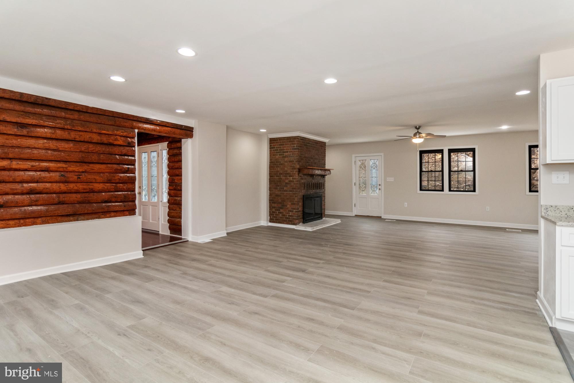 2315 LYNDHURST AVENUE