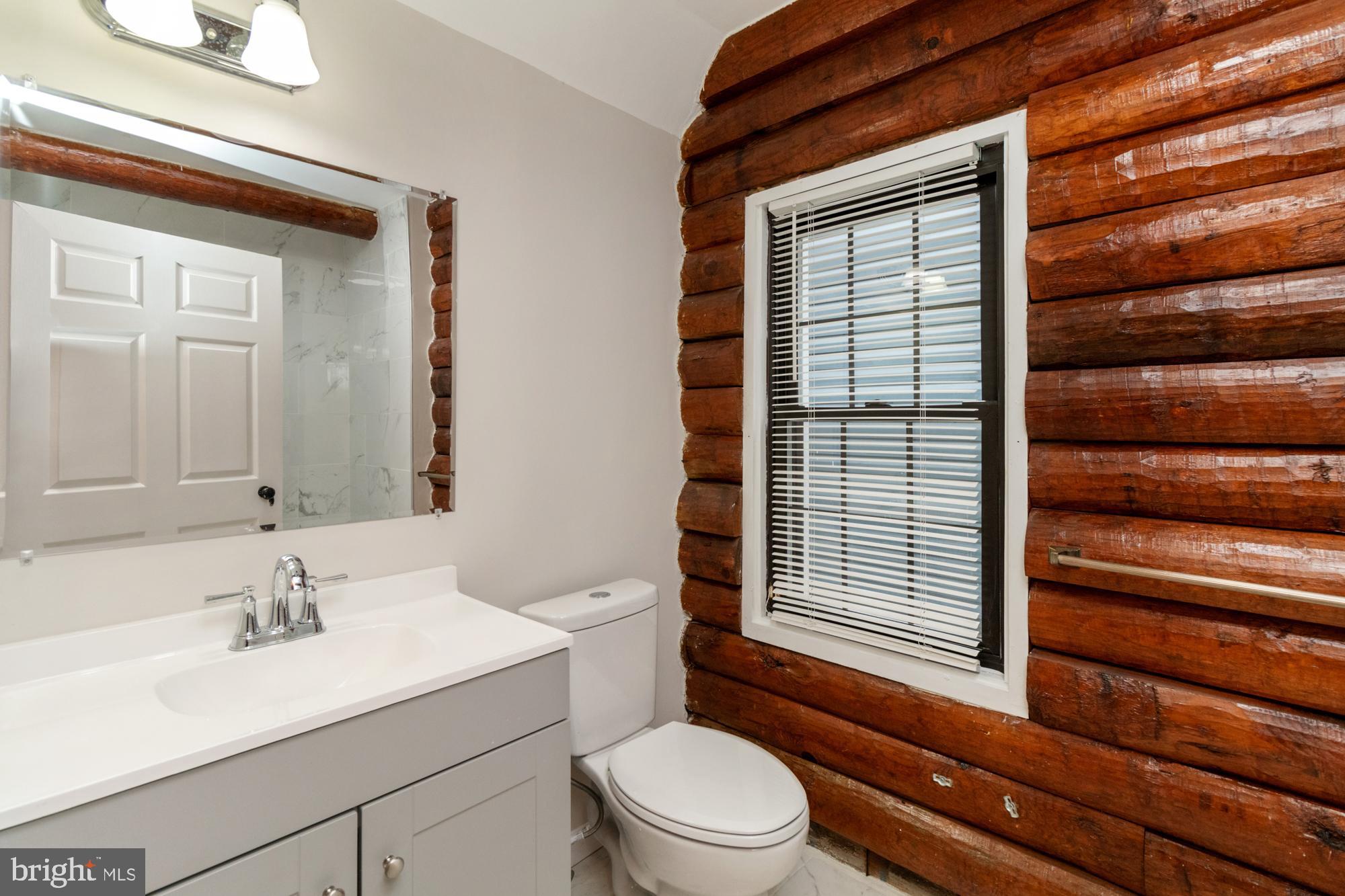 2315 LYNDHURST AVENUE