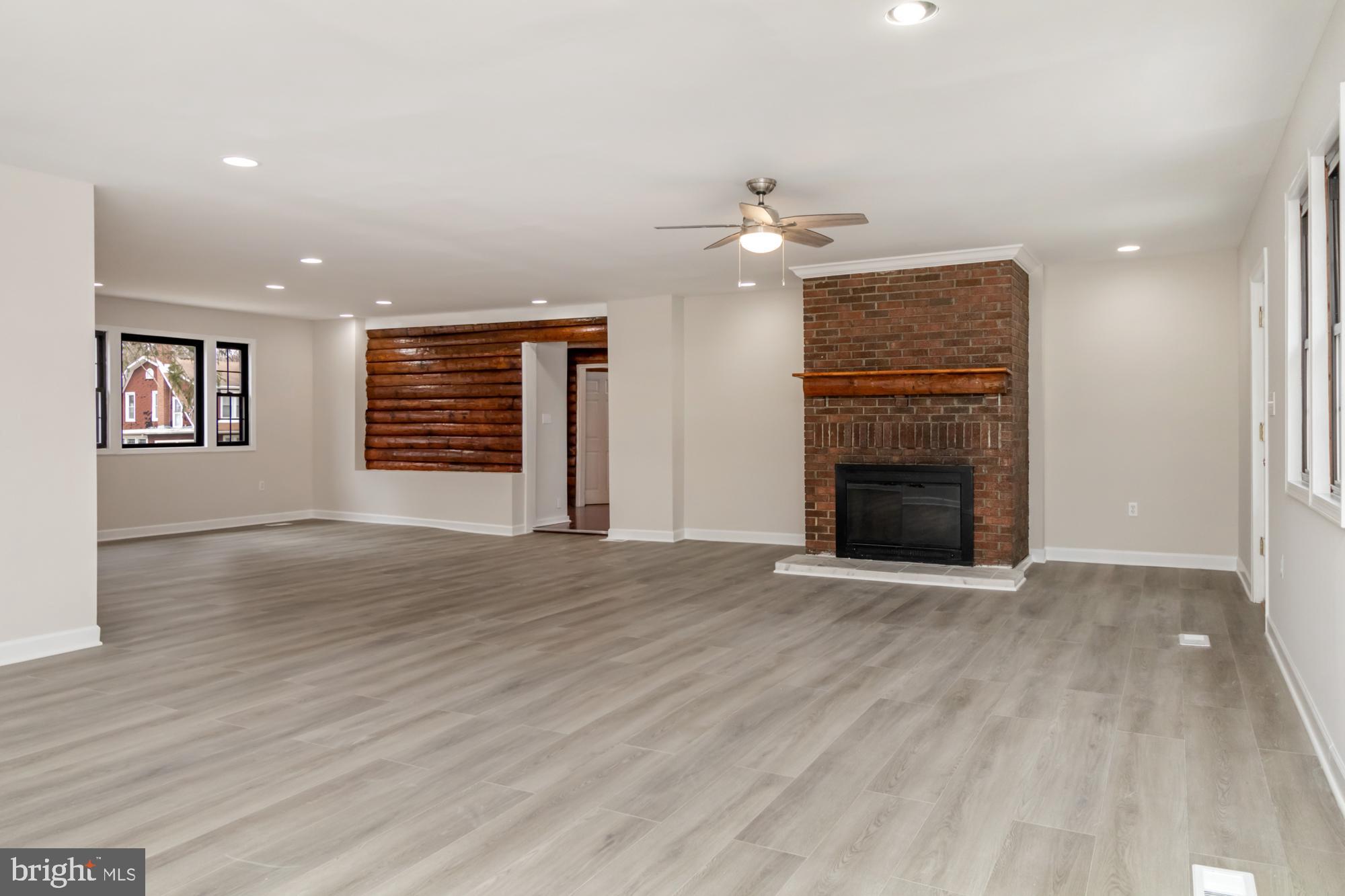 2315 LYNDHURST AVENUE