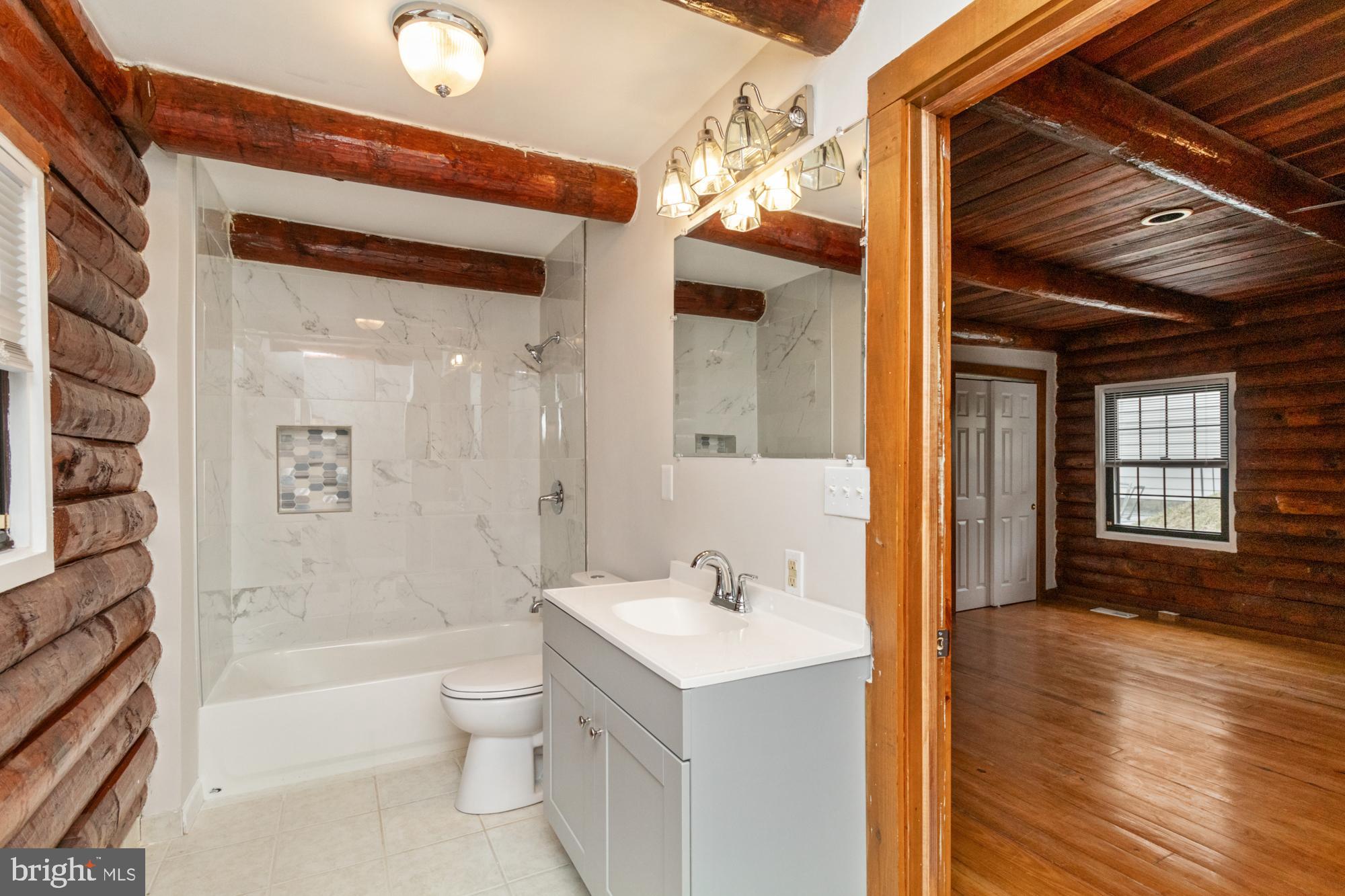 2315 LYNDHURST AVENUE