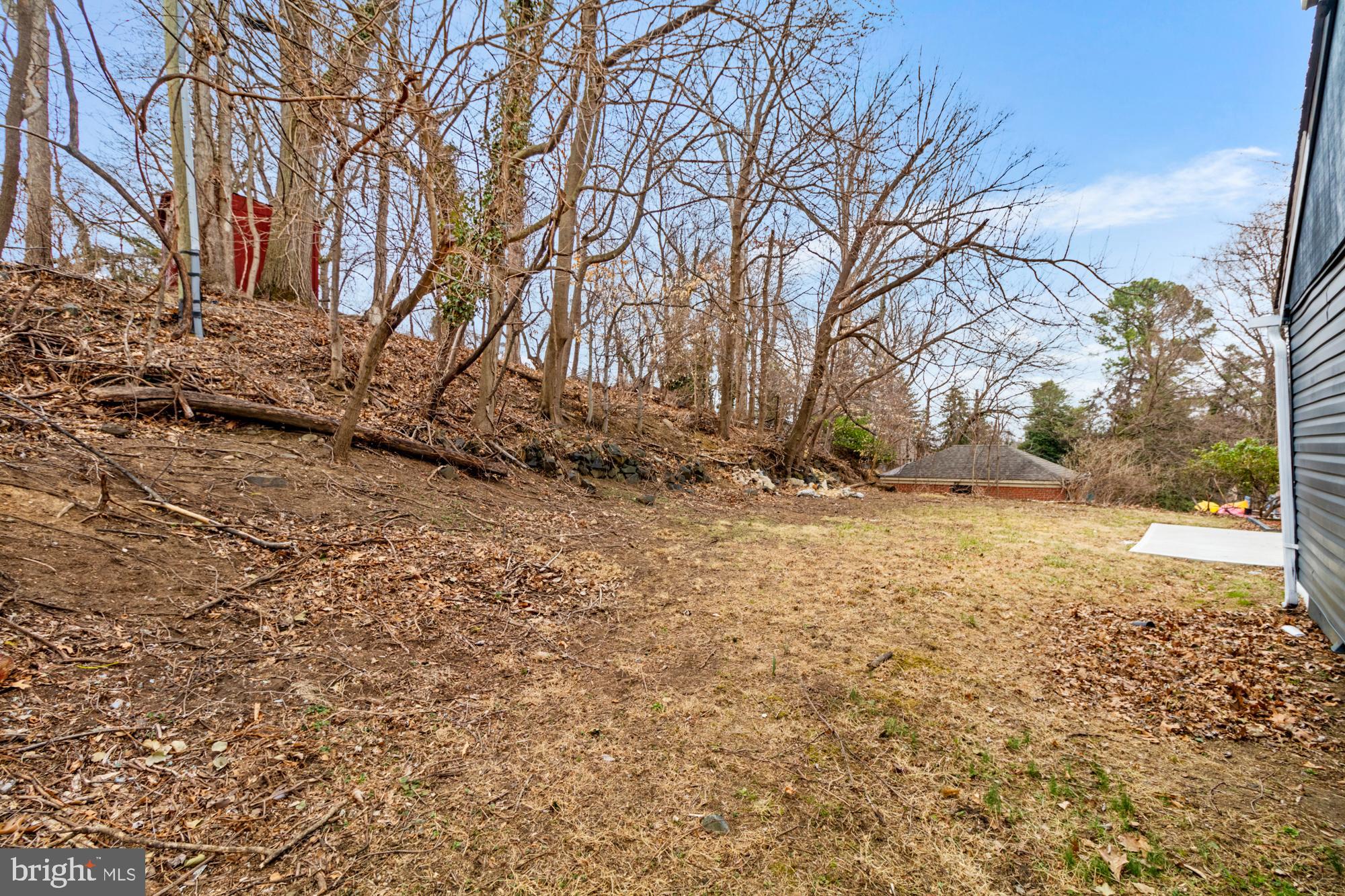 2315 LYNDHURST AVENUE